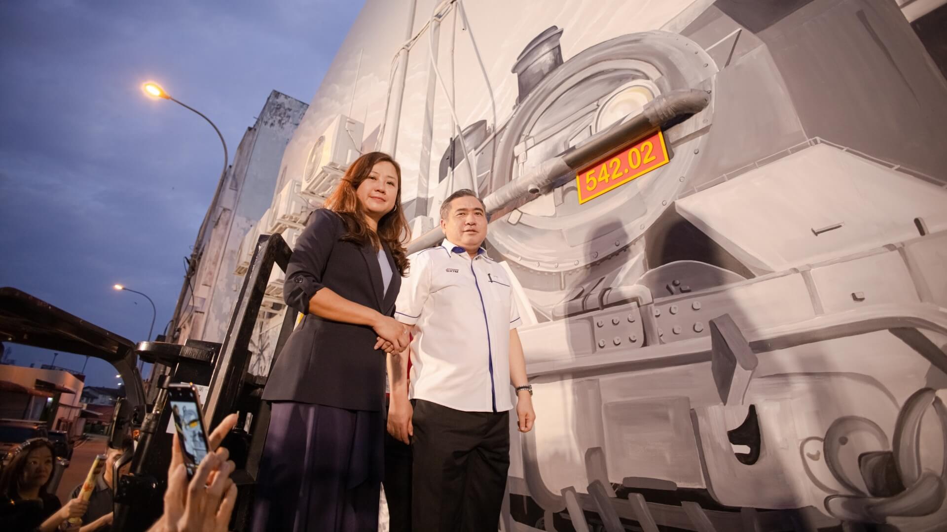 Minister of Transport Malaysia, YB Anthony Loke Siew Fook visited and launched the "Train Across Time" Mural